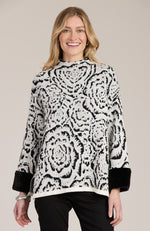 Funnel Abstract Cape - Black